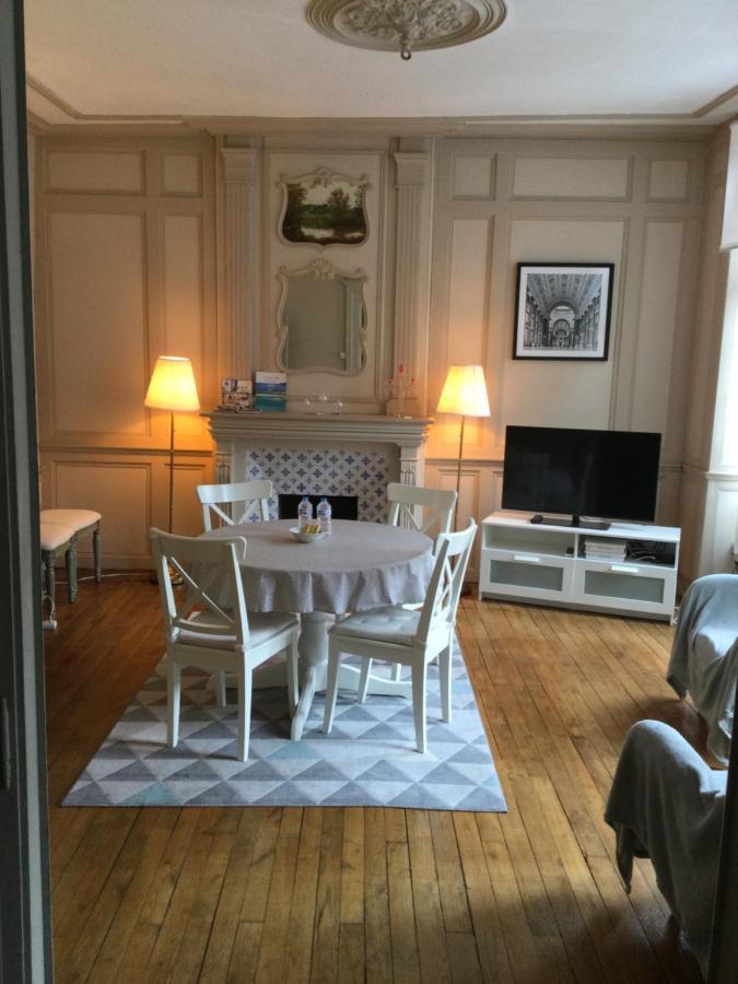 Eglantine Appartement Centre Historique De ディナン エクステリア 写真