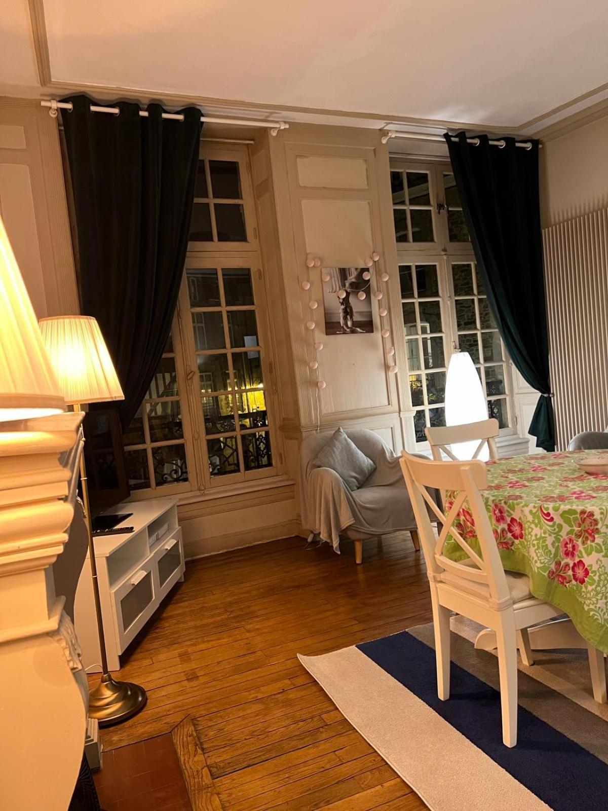 Eglantine Appartement Centre Historique De ディナン エクステリア 写真
