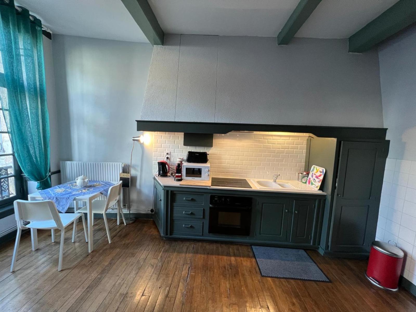 Eglantine Appartement Centre Historique De ディナン エクステリア 写真